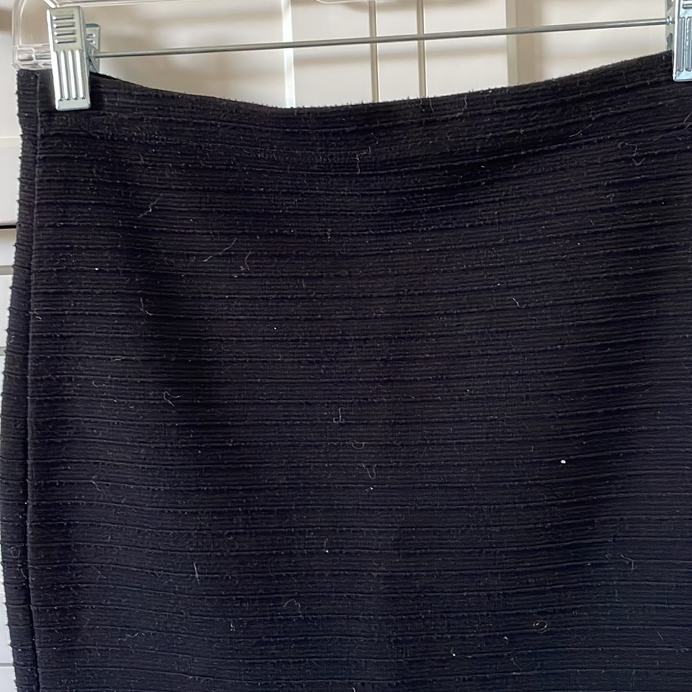 Forever 21 Women’s Black Ribbed Mini Skirt - Size Medium - Picture 2 of 4